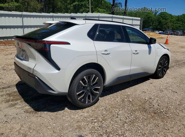 JTMBDAFB2TA006151 2026 TOYOTA BZ Белый Задняя правая четверть