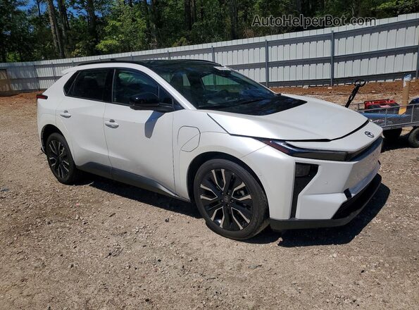 JTMBDAFB2TA006151 2026 TOYOTA BZ Белый Передняя правая четверть
