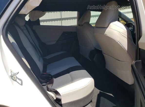 JTMBDAFB2TA006151 2026 TOYOTA BZ Белый Вид задней части салона