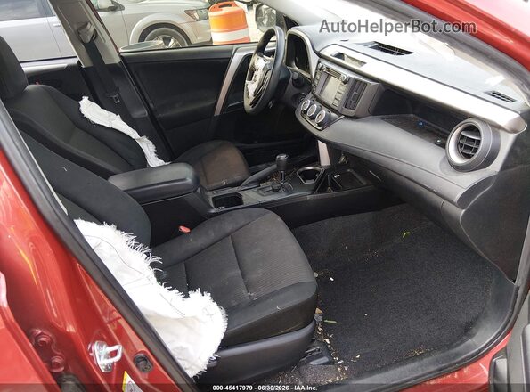 JTMBFREV0HJ133007 2017 TOYOTA RAV4 Red Widok wnętrza z przodu