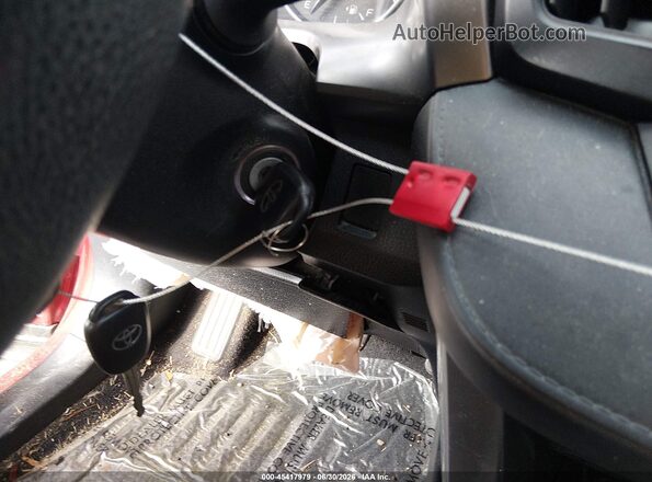 JTMBFREV0HJ133007 2017 TOYOTA RAV4 Red Widok deski rozdzielczej