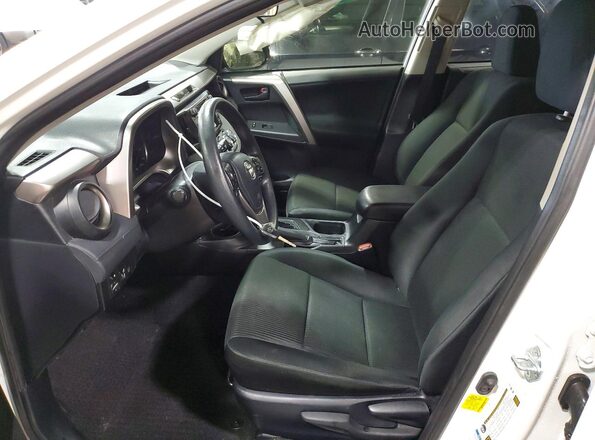 JTMBFREV0JJ261365 2018 TOYOTA RAV4 White Front interior view