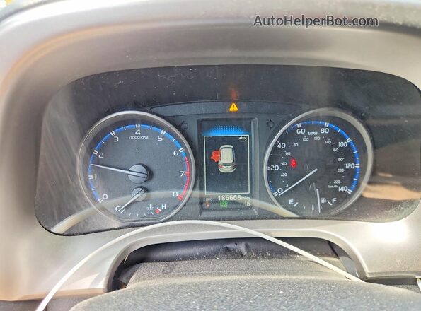 JTMBFREV1HJ140452 2017 TOYOTA RAV4 Gray Սարքավորումների վահանակի տեսք