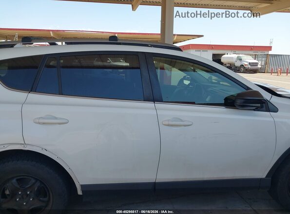 JTMBFREV1HJ704827 2017 TOYOTA RAV4 White Սալոնի հետևի տեսք
