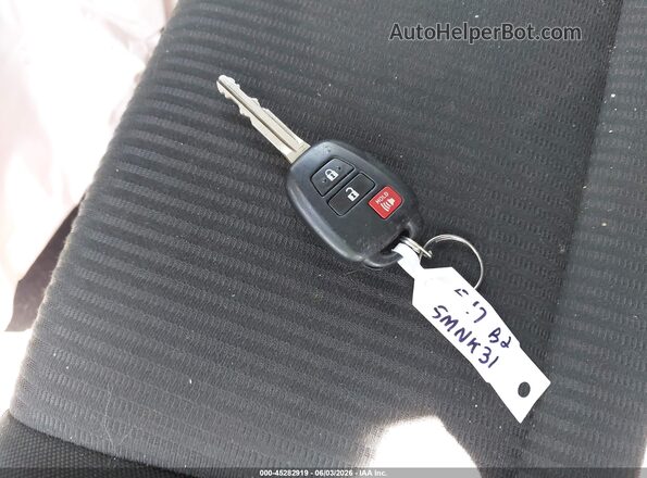 JTMBFREV4HJ145323 2017 TOYOTA RAV4 Dark Blue Vista del salpicadero