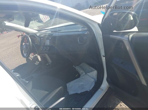 JTMBFREV5JJ746164 2018 TOYOTA RAV4 White 