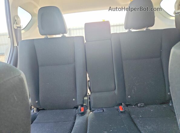 JTMBFREV5JJ748318 2018 TOYOTA RAV4 White Widok tylnych siedzeń