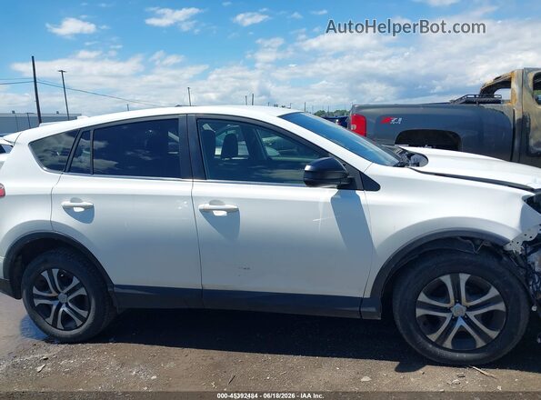 JTMBFREV7JJ198913 2018 TOYOTA RAV4 White უკანა სალონის ხედი
