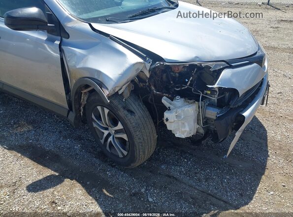JTMBFREV8JJ194336 2018 TOYOTA RAV4 Silver Widok z przodu