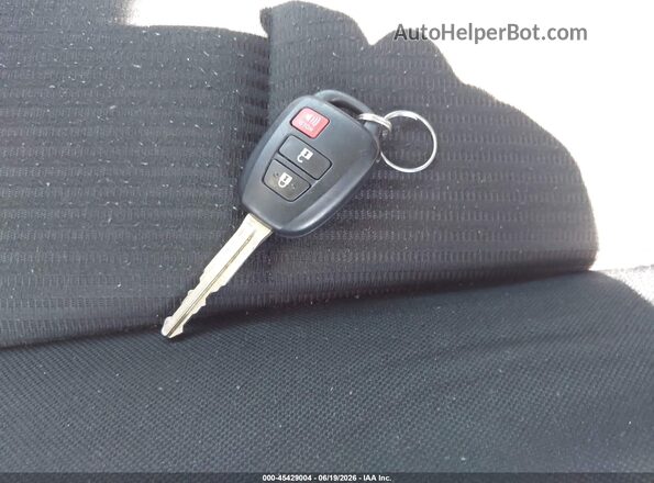 JTMBFREV8JJ194336 2018 TOYOTA RAV4 Silver Widok deski rozdzielczej