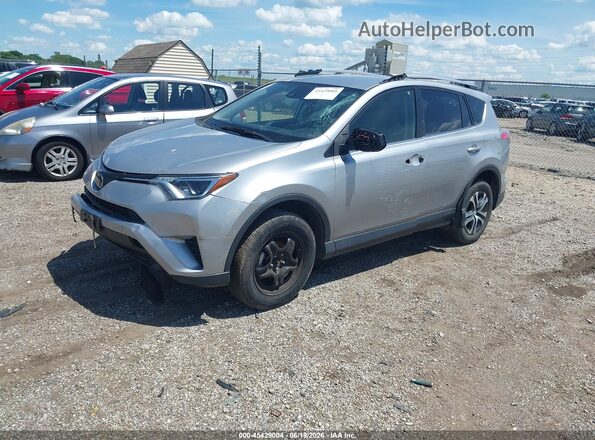 JTMBFREV8JJ194336 2018 TOYOTA RAV4 Silver Przód lewy