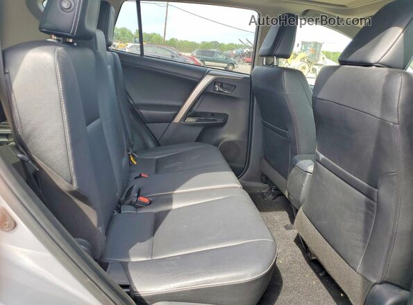 JTMDFREV5JD239269 2018 TOYOTA RAV4 Silver 