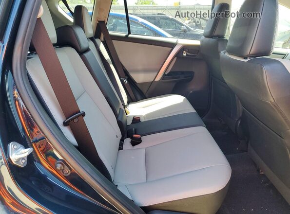 JTMDFREV5JJ175669 2018 TOYOTA RAV4 Blue 