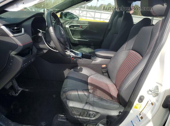 JTMEB3FV5ND090864 2022 TOYOTA RAV4 Белый Вид салона спереди