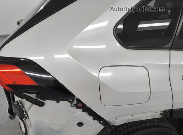 JTMEB3FV8MD007846 2021 TOYOTA RAV4 White 