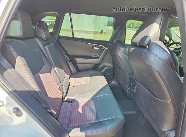 JTMEB3FV9RD181836 2024 TOYOTA RAV4 Белый Вид задней части салона