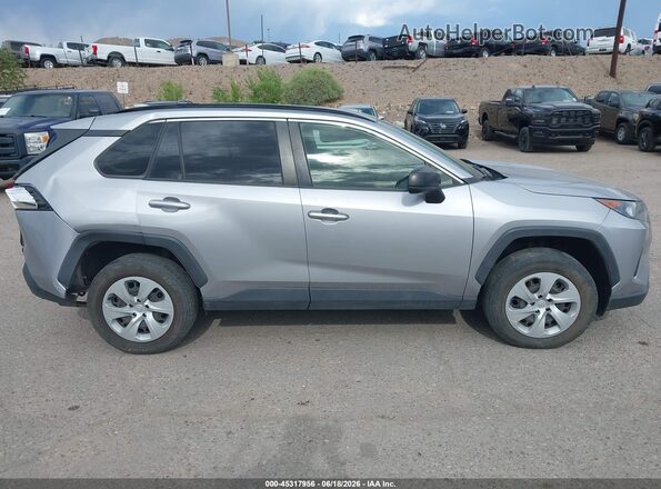 JTMF1RFVXKD045070 2019 TOYOTA RAV4 Silver Սալոնի հետևի տեսք
