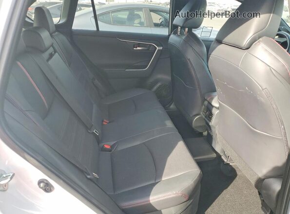 JTMFB3FV7RD233985 2024 TOYOTA RAV4 White Widok wnętrza z tyłu