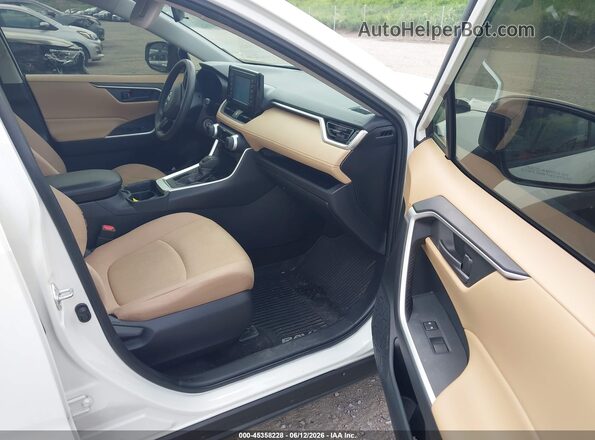 JTMK1RFV4KJ015627 2019 TOYOTA RAV4 Белый Вид салона спереди