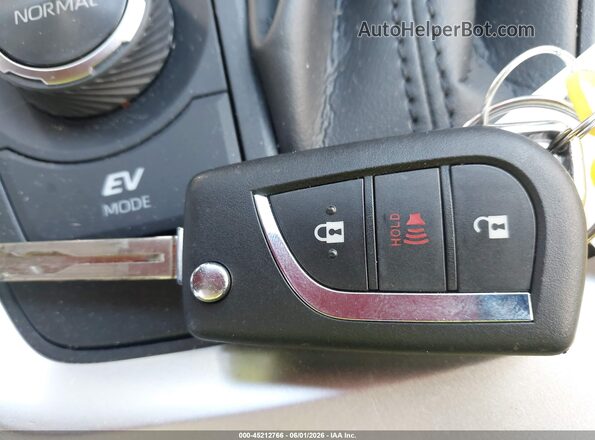 JTMMWRFV6SD322001 2025 TOYOTA RAV4 HYBRID White 