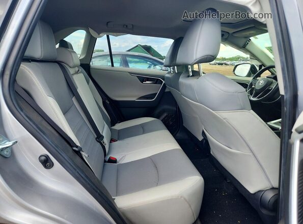 JTMN1RFV9MD072601 2021 TOYOTA RAV4 Silver Rear seats view