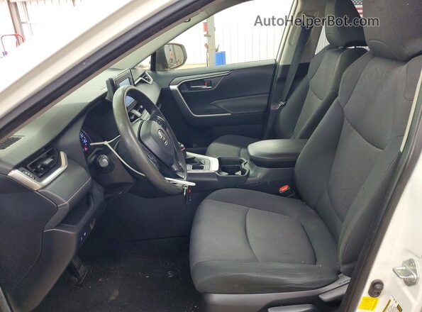JTMP1RFV2KJ002977 2019 TOYOTA RAV4 Белый Вид салона спереди