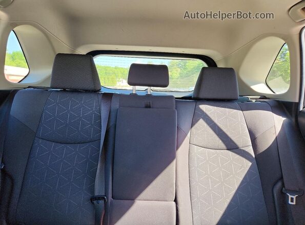 JTMP1RFV4KD512052 2019 TOYOTA RAV4 Silver Widok tylnych siedzeń