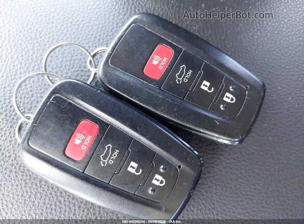 JTMP1RFV8KD014498 2019 TOYOTA RAV4 Красный Вид панели приборов
