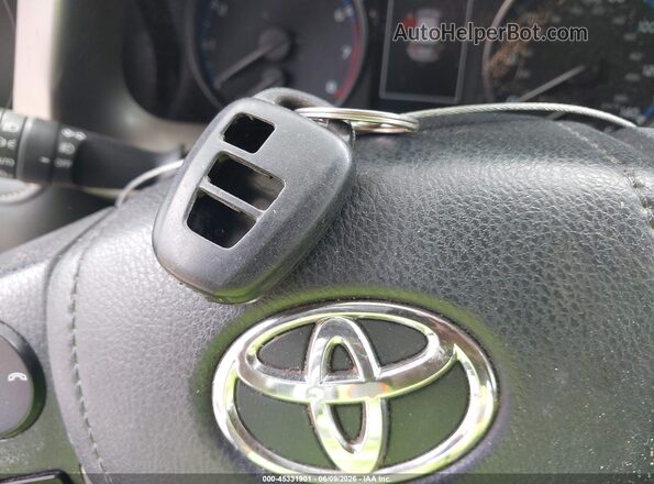 JTMRFREV0HJ113628 2017 TOYOTA RAV4 White Առջևի վահանակի տեսք