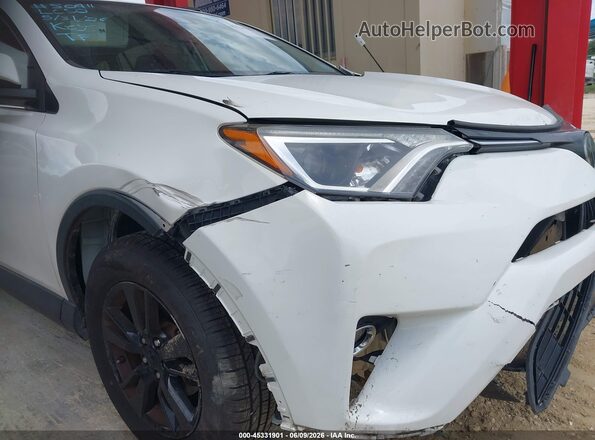 JTMRFREV0HJ113628 2017 TOYOTA RAV4 White 