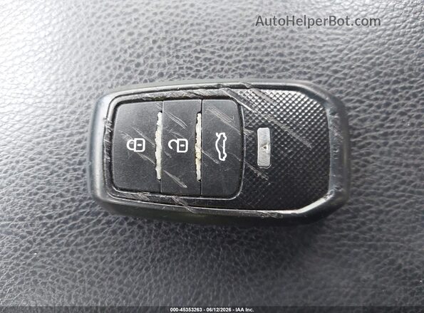 JTMRFREV0JJ746247 2018 TOYOTA RAV4 White Dashboard view