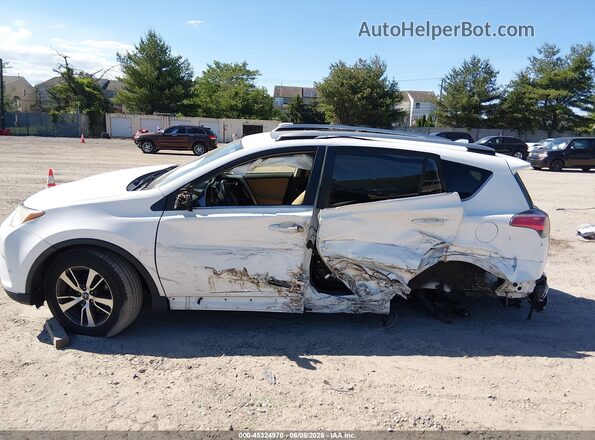 JTMRFREV2HJ105983 2017 TOYOTA RAV4 White Widok wnętrza 360 stopni