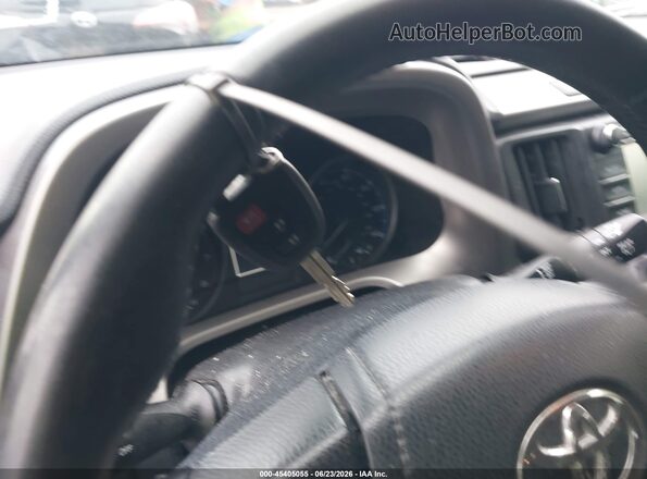 JTMRFREV2HJ143813 2017 TOYOTA RAV4 White Widok deski rozdzielczej