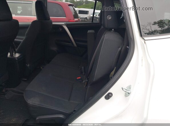 JTMRFREV2HJ143813 2017 TOYOTA RAV4 White Widok naklejki z numerem VIN