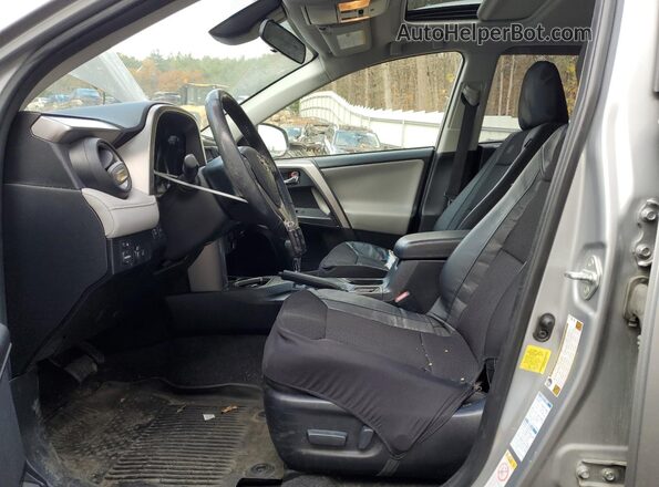JTMRFREV4JJ228755 2018 TOYOTA RAV4 Silver Front interior view