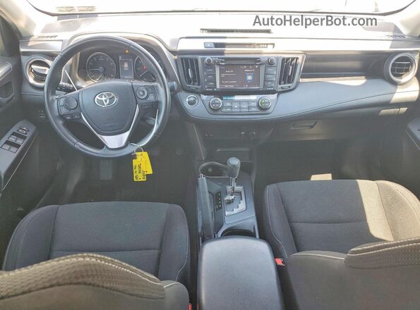 JTMRFREV5JD256997 2018 TOYOTA RAV4 White Vista del salpicadero