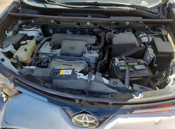 JTMRFREV5JJ718041 2018 TOYOTA RAV White 