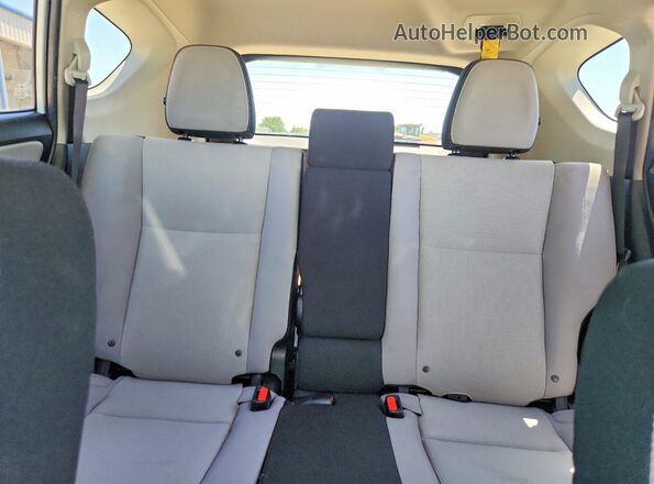 JTMRFREV5JJ718041 2018 TOYOTA RAV White 