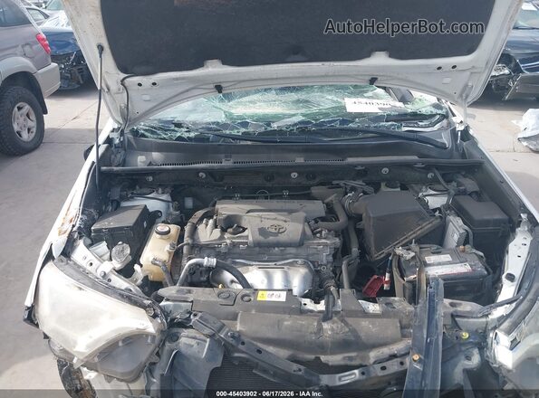 JTMRFREV7HJ121709 2017 TOYOTA RAV4 White Հետևի տեսք