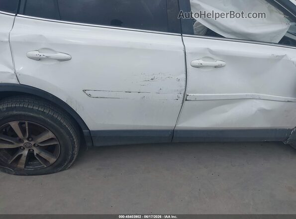 JTMRFREV7HJ121709 2017 TOYOTA RAV4 White Դիմացի տեսք