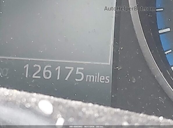 JTMRFREV7HJ121709 2017 TOYOTA RAV4 White Հետևի նստատեղերի տեսք