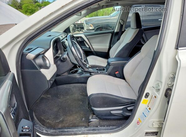 JTMRFREV8GJ078397 2016 TOYOTA RAV4 White 