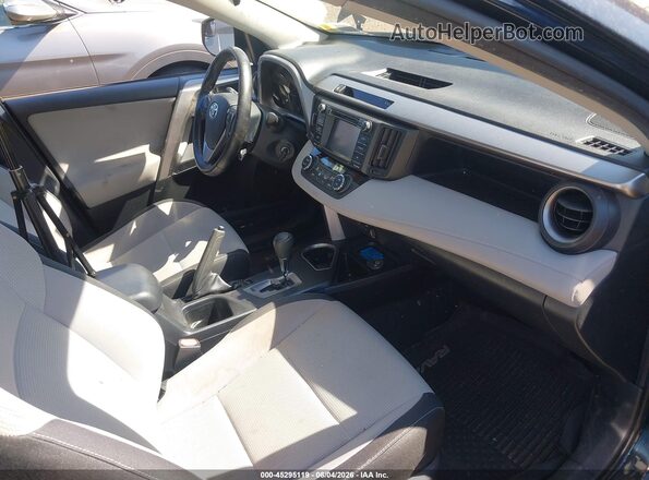JTMRFREV8HD204984 2017 TOYOTA RAV4 Blue Вид салону спереду