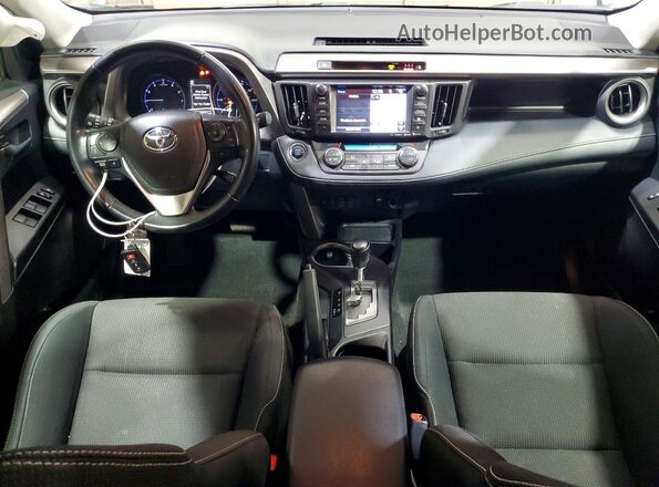 JTMRFREV8JJ192715 2018 TOYOTA RAV4 White წინა პანელის ხედი
