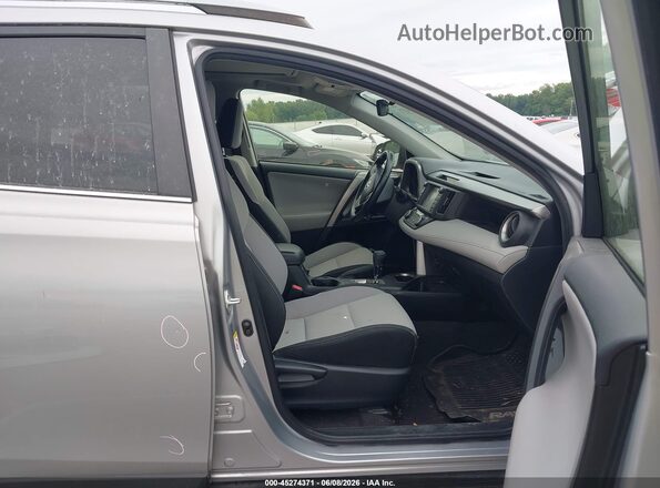 JTMRFREV8JJ238303 2018 TOYOTA RAV4 Silver Սալոնի դիմացի տեսք