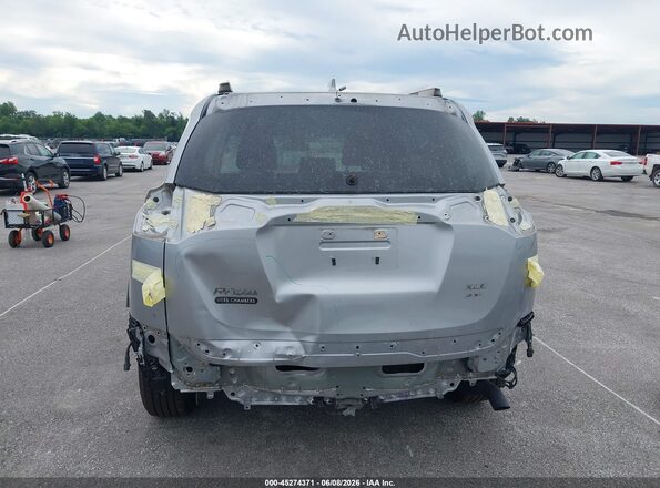 JTMRFREV8JJ238303 2018 TOYOTA RAV4 Silver 