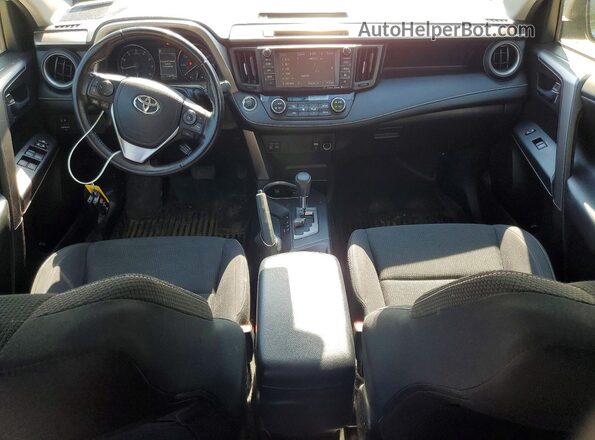 JTMRFREV9HD202287 2017 TOYOTA RAV4 White წინა პანელის ხედი