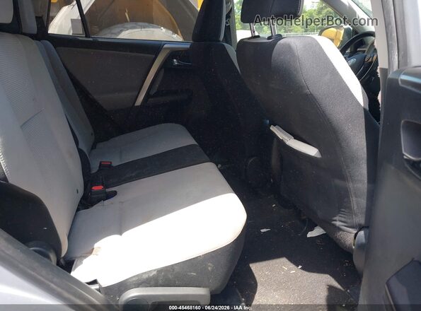 JTMRFREV9JD246957 2018 TOYOTA RAV4 Silver VIN կոդի պիտակի տեսք