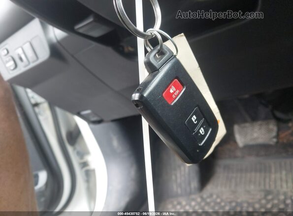 JTMRFREV9JJ720553 2018 TOYOTA RAV4 White Widok deski rozdzielczej