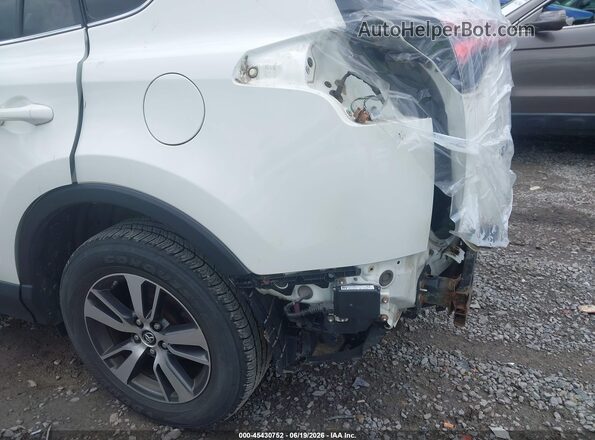 JTMRFREV9JJ720553 2018 TOYOTA RAV4 White 